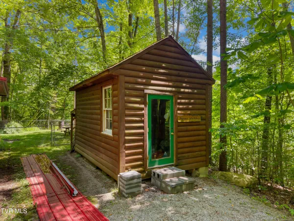 $659,900 | 236 Beech Street, Sneedville, TN 37869