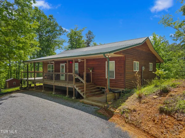 $659,900 | 236 Beech Street, Sneedville, TN 37869