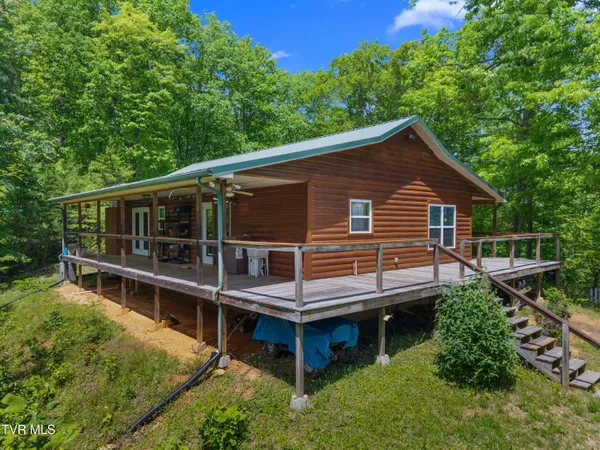 $639,900 | 236 Beech Street, Sneedville, TN 37869