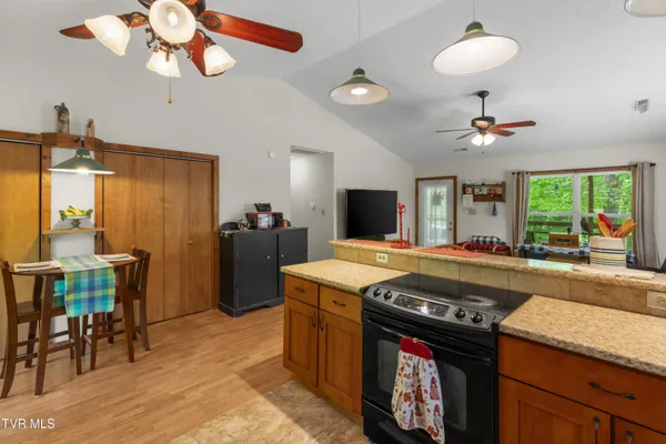 $639,900 | 236 Beech Street, Sneedville, TN 37869
