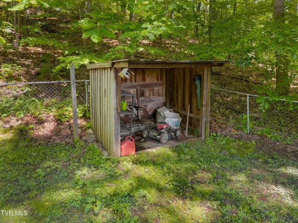 $639,900 | 236 Beech Street, Sneedville, TN 37869