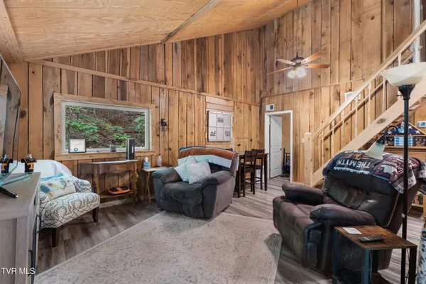 $659,900 | 236 Beech Street, Sneedville, TN 37869