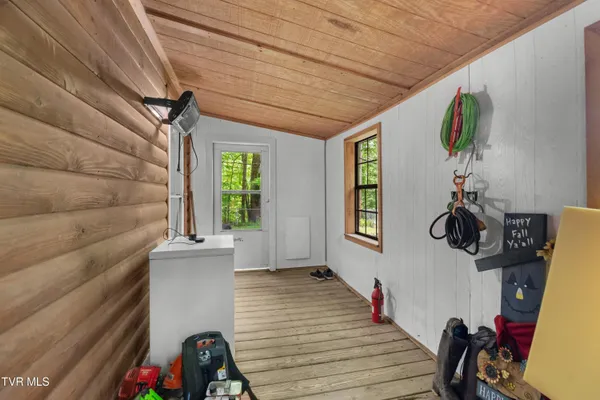 $659,900 | 236 Beech Street, Sneedville, TN 37869