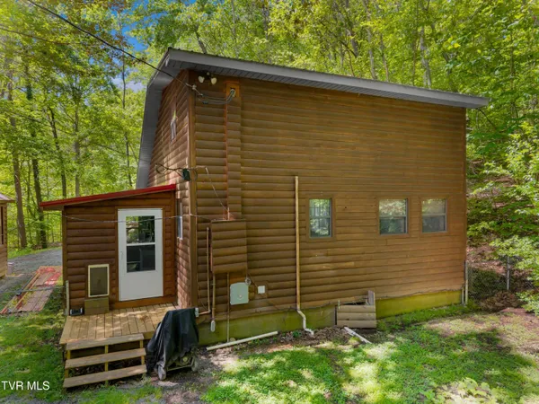 $639,900 | 236 Beech Street, Sneedville, TN 37869