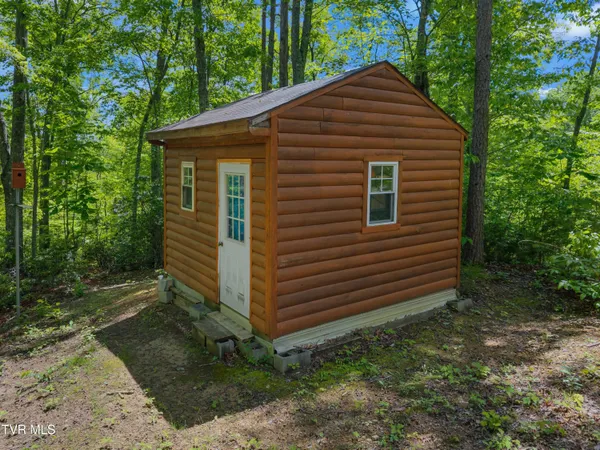 $659,900 | 236 Beech Street, Sneedville, TN 37869