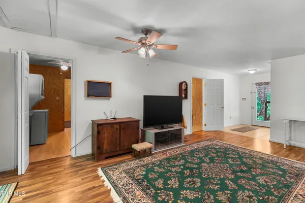 $659,900 | 236 Beech Street, Sneedville, TN 37869