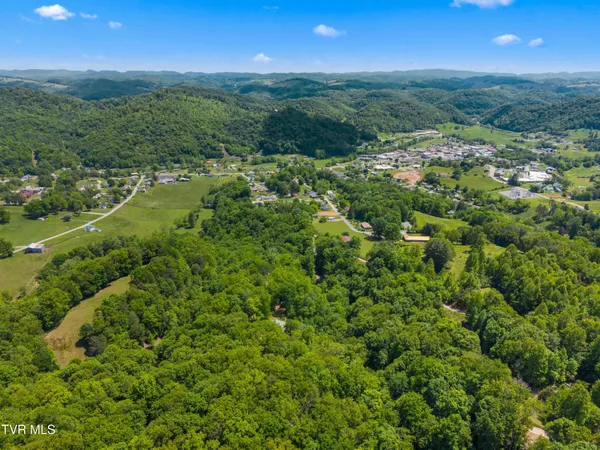 $639,900 | 236 Beech Street, Sneedville, TN 37869