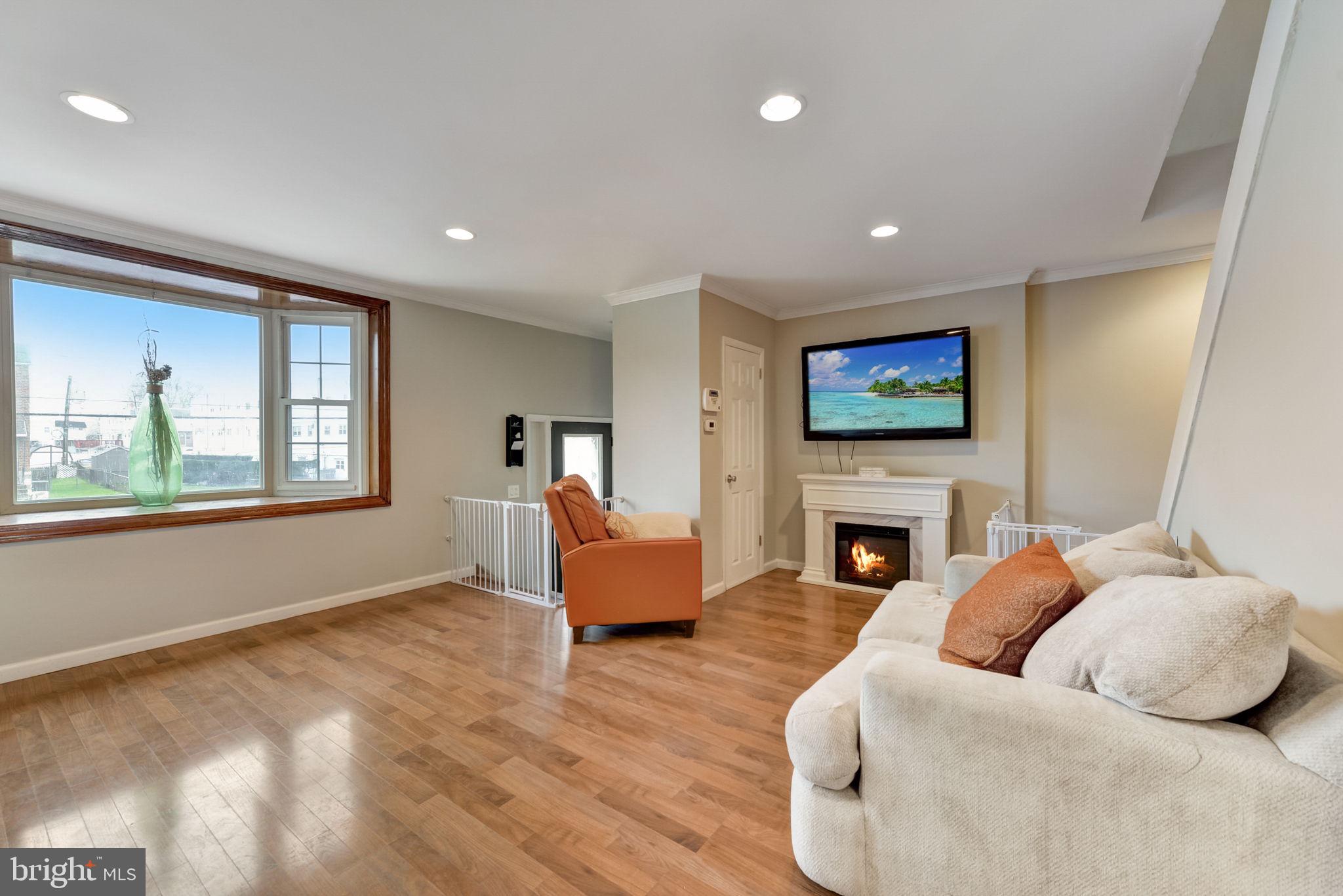11722 Brandon Road Philadelphia, PA 19154 - Photo 5 of 43 Gallery Image 5