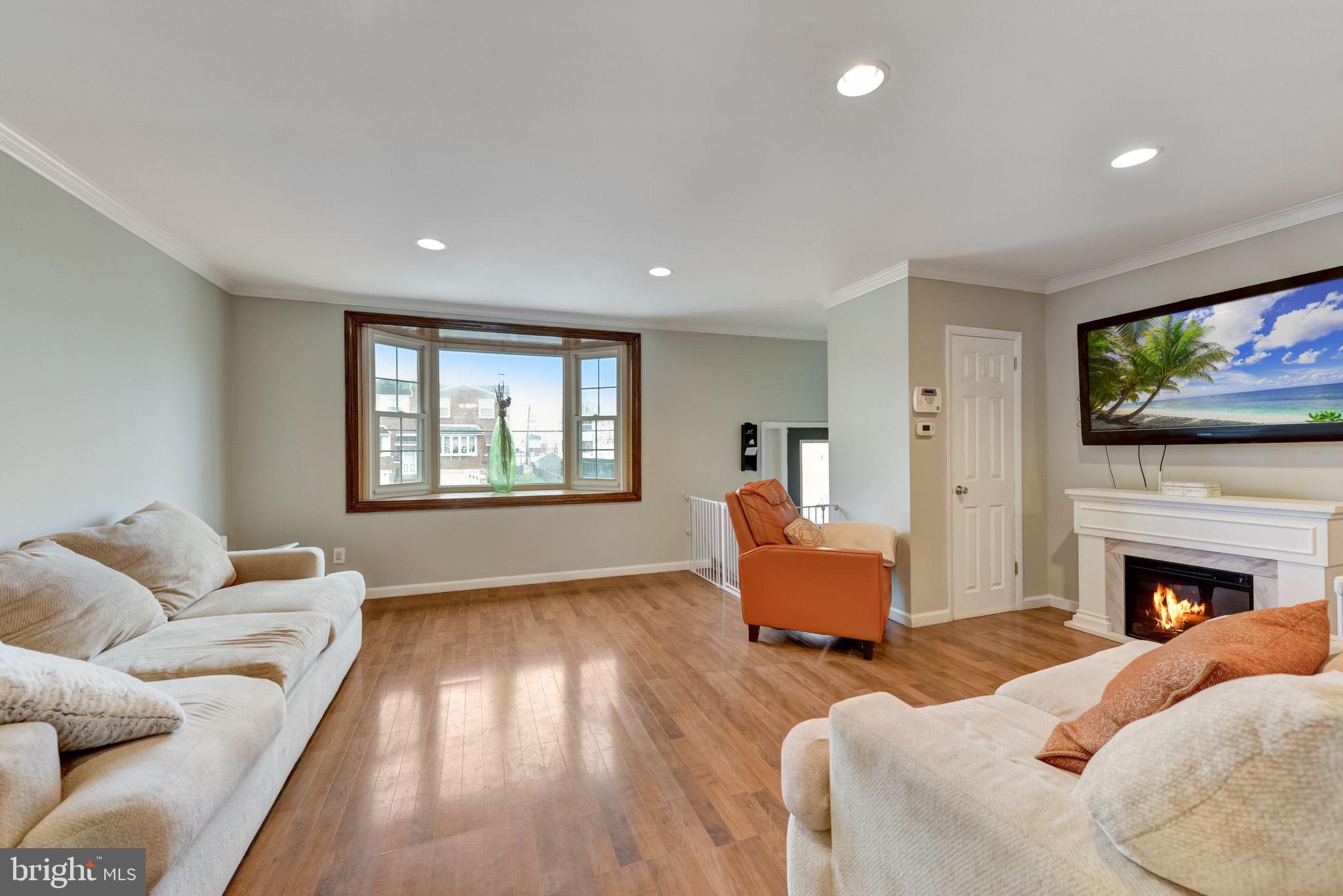 11722 Brandon Road Philadelphia, PA 19154 - Photo 6 of 43 Gallery Image 6