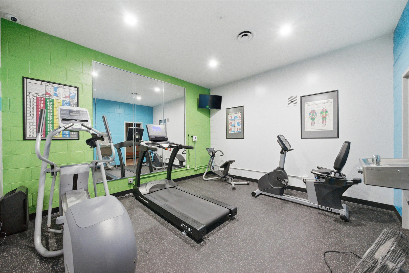 6325 North Sheridan Road, Unit 1808 Chicago, IL 60660 - Photo 18 of 20