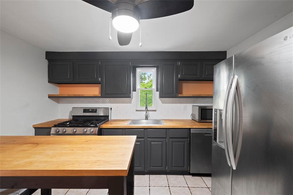 3075 Mt Troy Road Pittsburgh, PA 15212 - Photo 10 of 35 Updated kitchen!