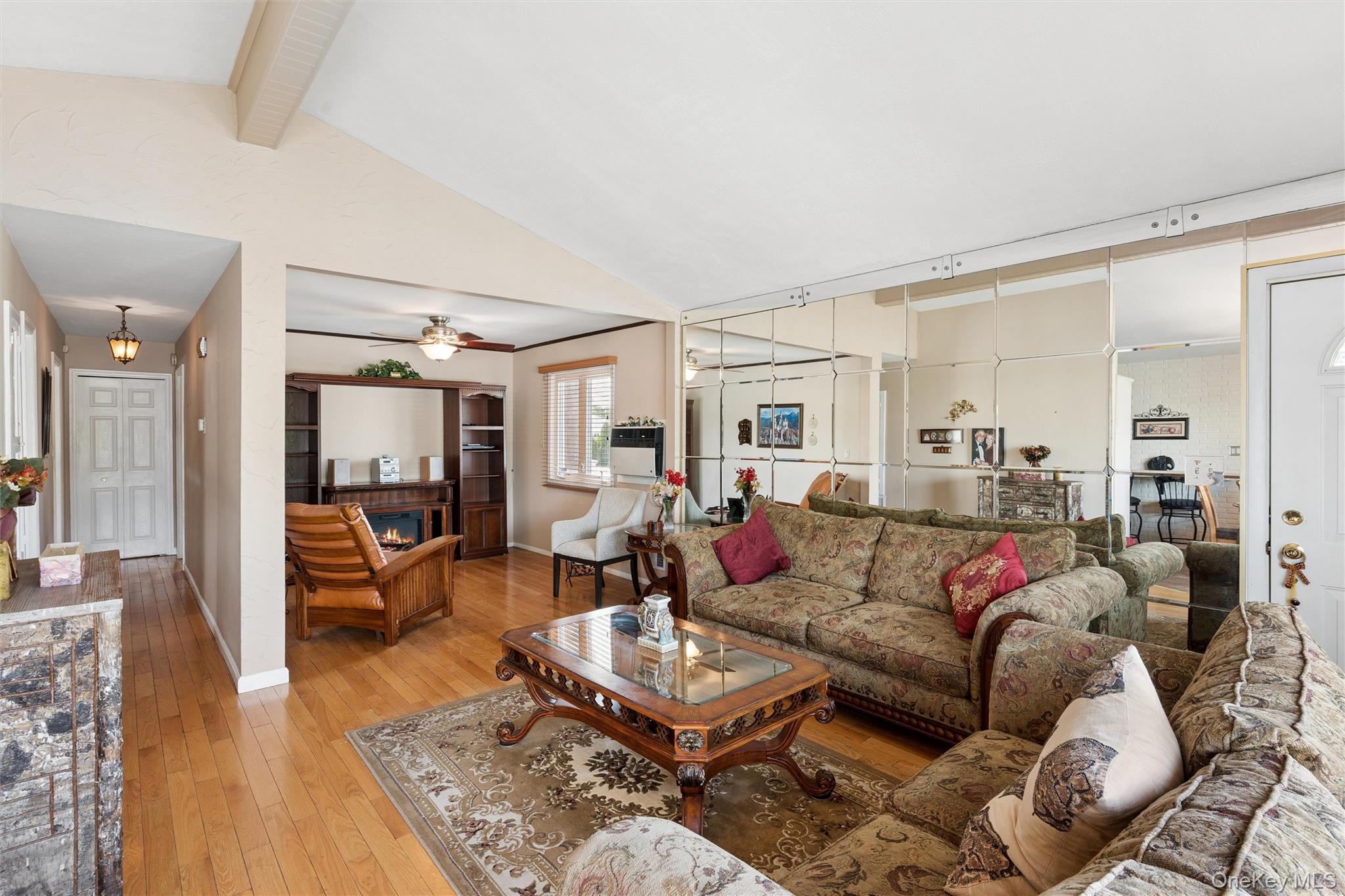 114 Miller Road Hicksville, NY 11801 - Photo 9 of 40
