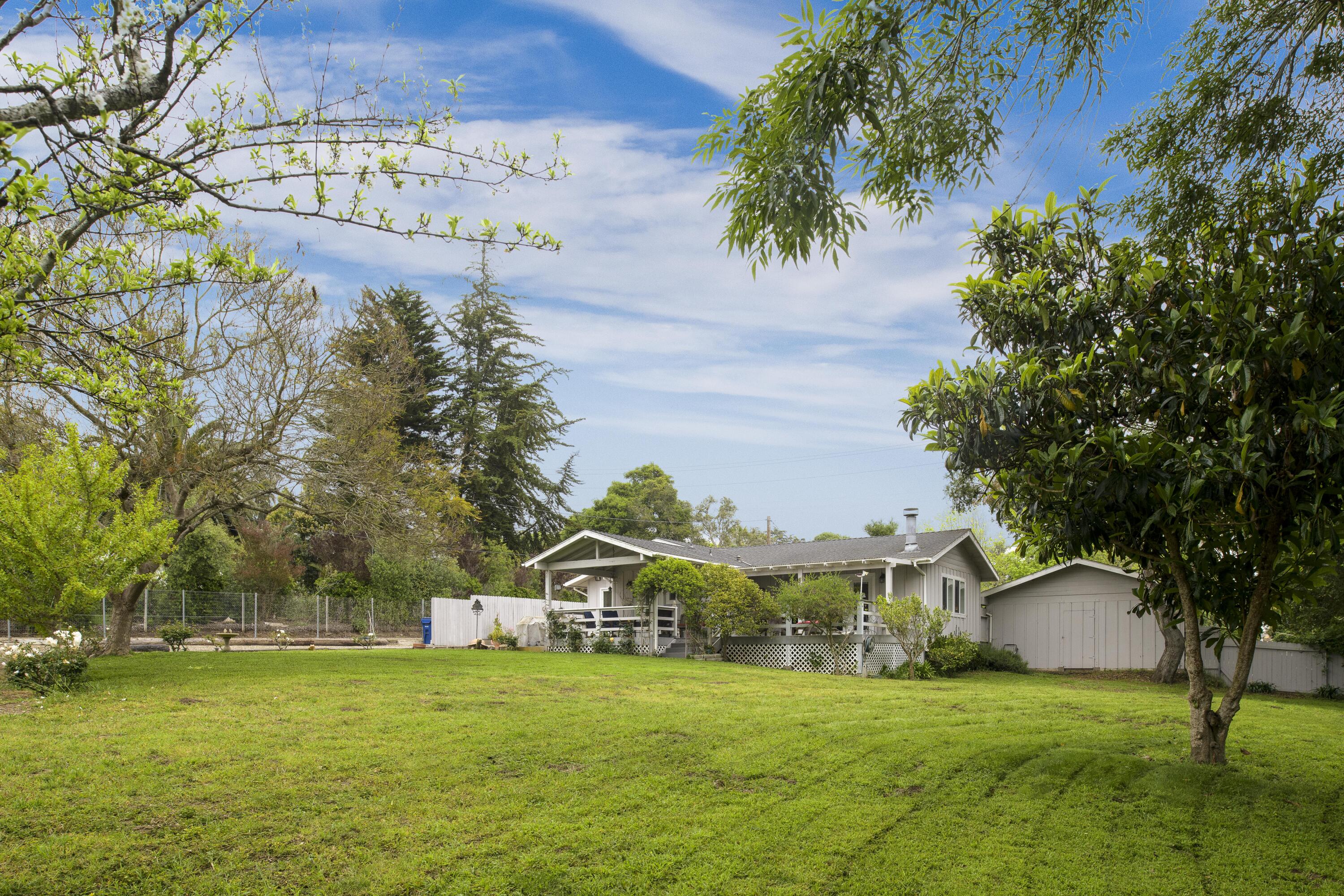 247 Toro Canyon Road Carpinteria, CA 93013 - Photo 20 of 28 019