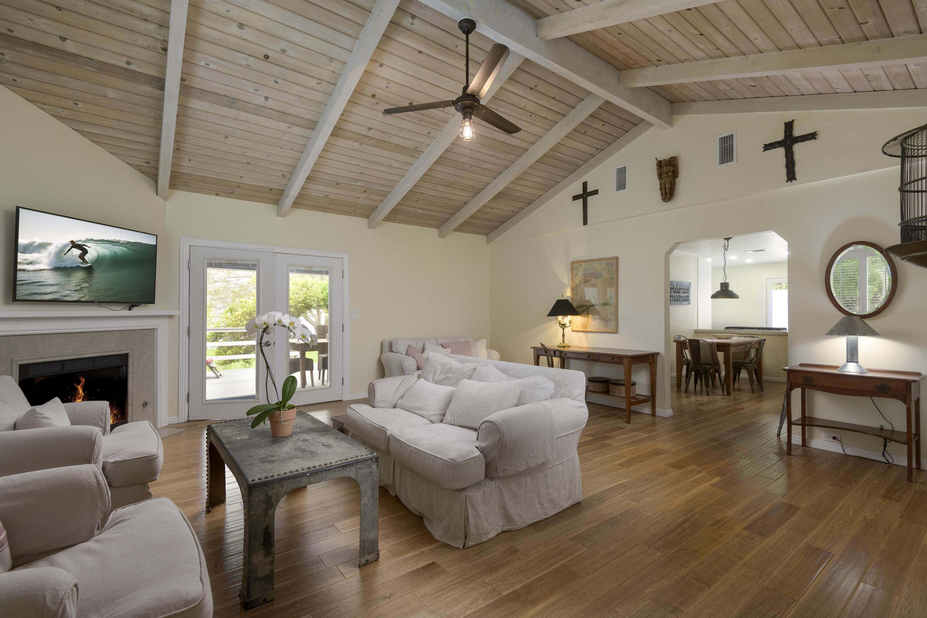 247 Toro Canyon Road Carpinteria, CA 93013 - Photo 4 of 28 002