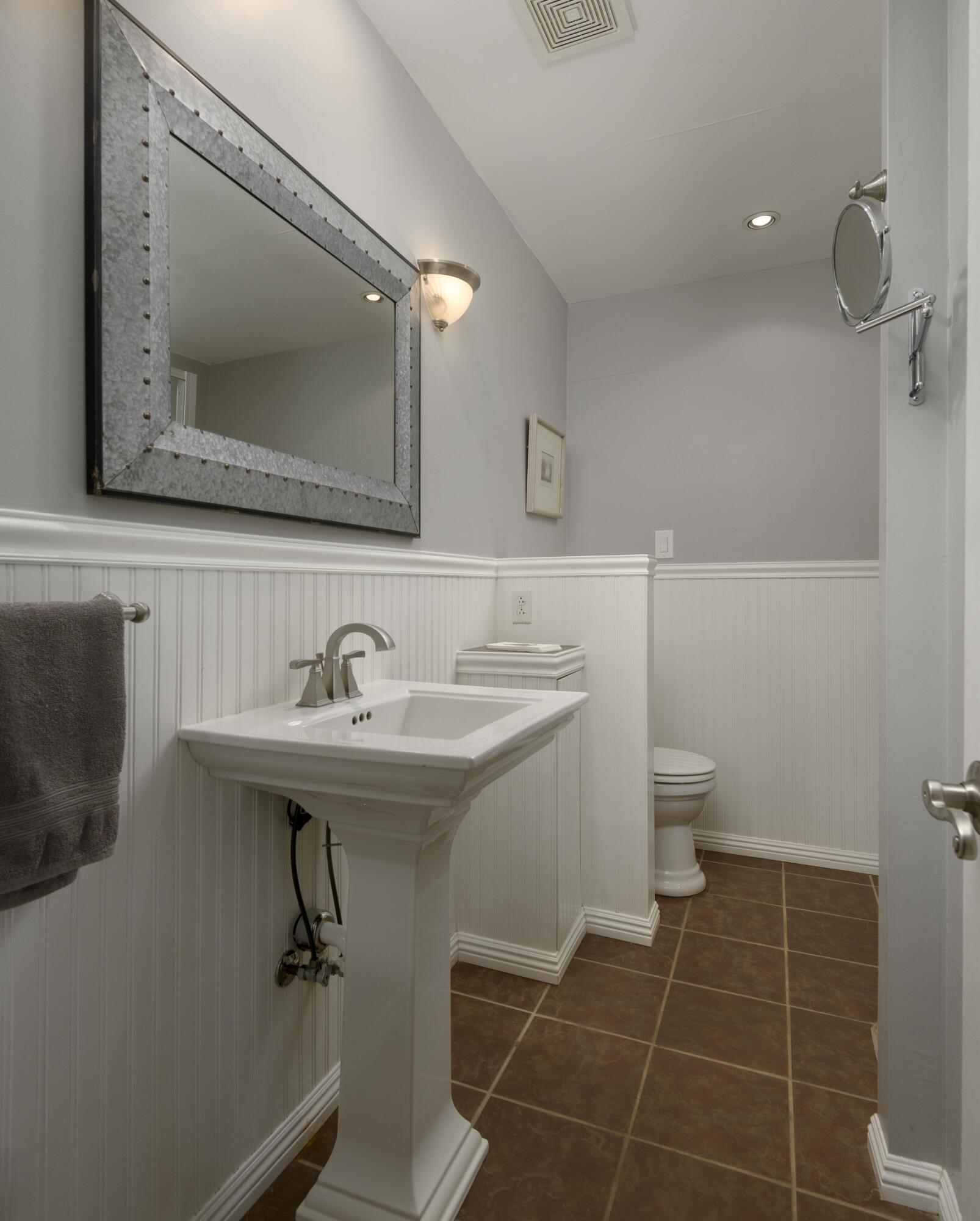 247 Toro Canyon Road Carpinteria, CA 93013 - Photo 8 of 28 006