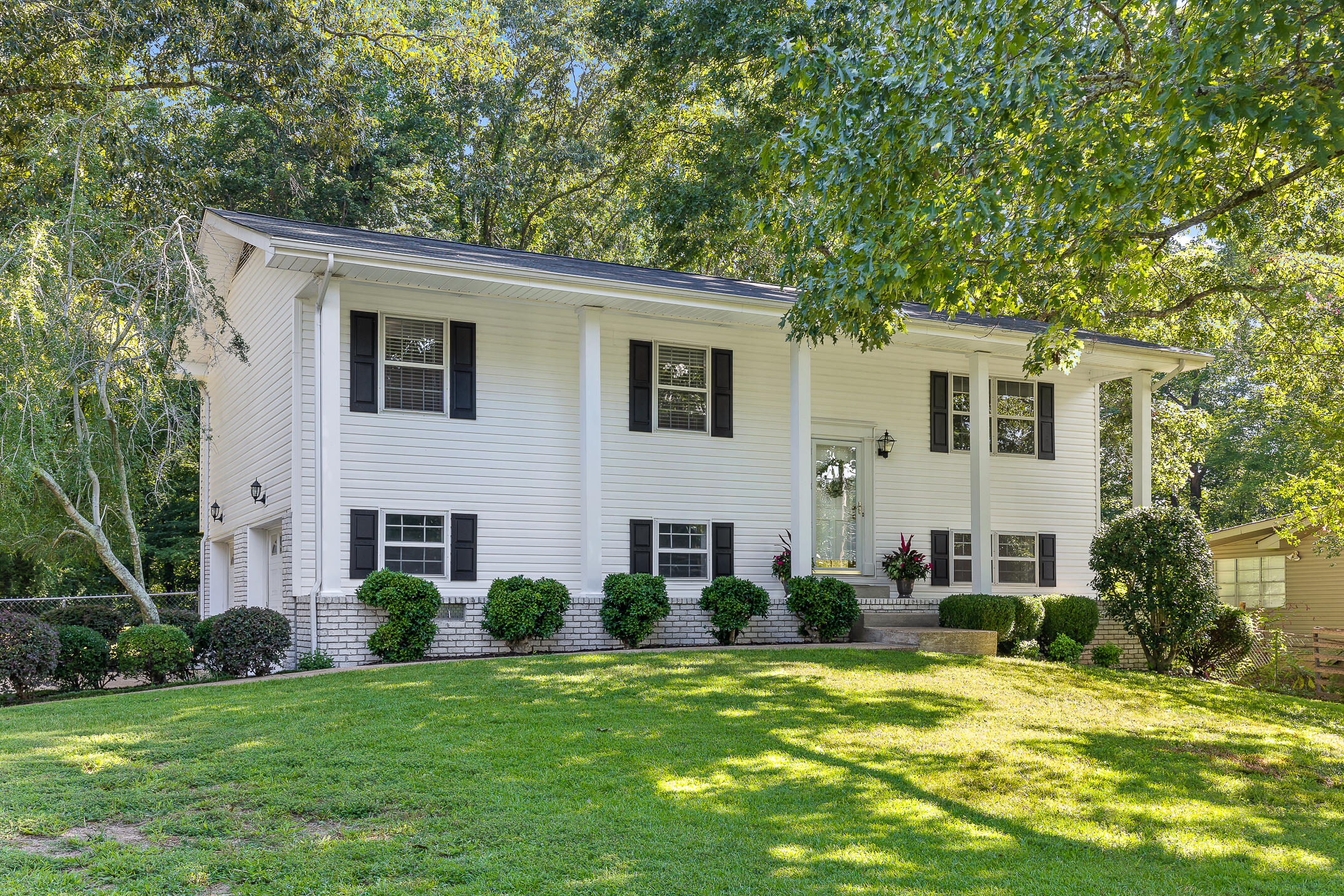 1035 Hillcrest Road Hixson, TN 37343 - Photo 1 of 43 Exterior