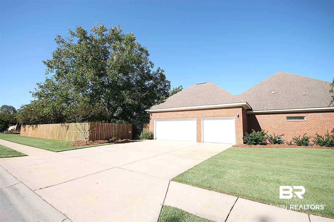 24915 Bosbyshell Avenue Daphne, AL 36526 - Photo 45 of 48 Garage