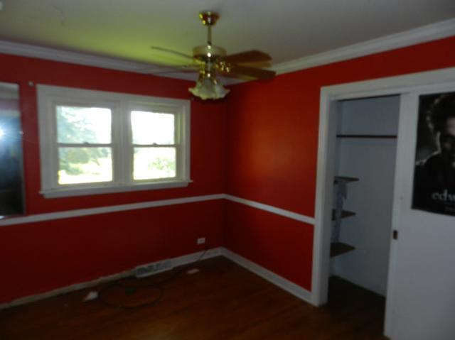 28W308 Roosevelt Road Winfield, IL 60190 - Photo 3 of 3 a view of an empty room with a window