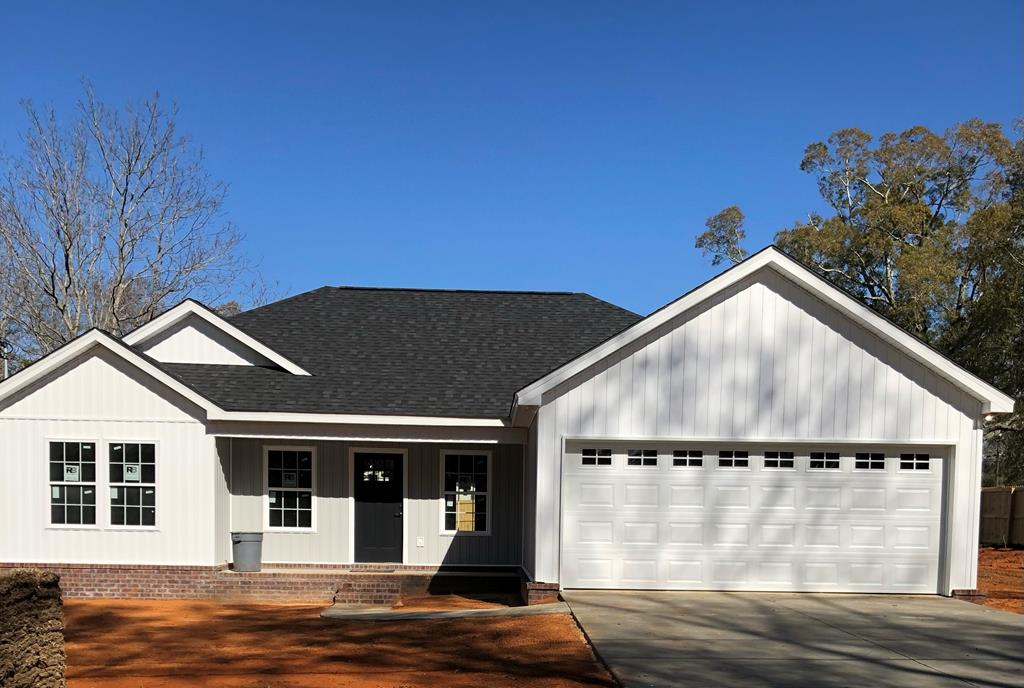 568 Bateman Avenue Slocomb, AL 36375 - Photo 1 of 1 Main View