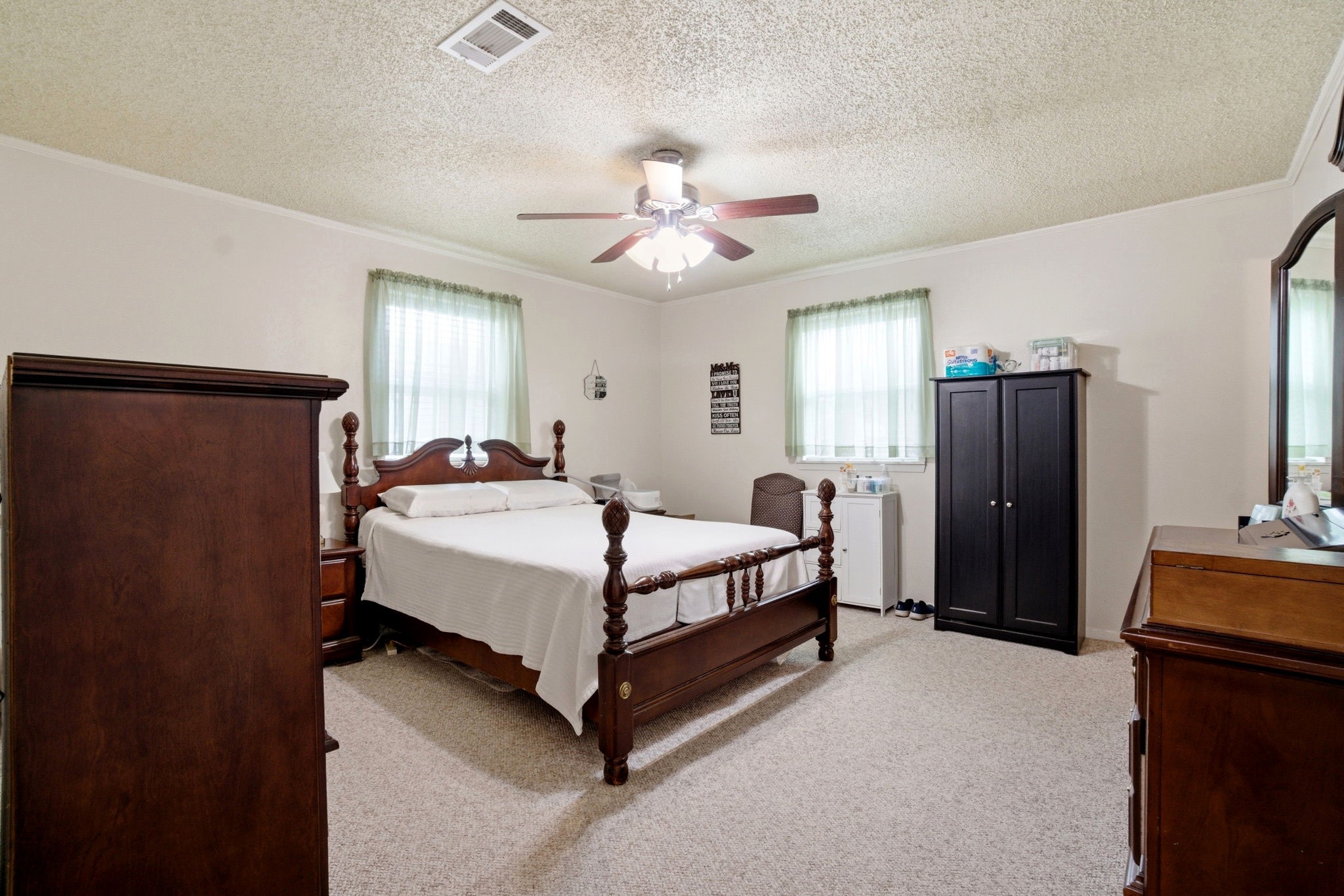 209 Red Oak Street Livingston, TX 77351 - Photo 13 of 34 Primary Bedroom