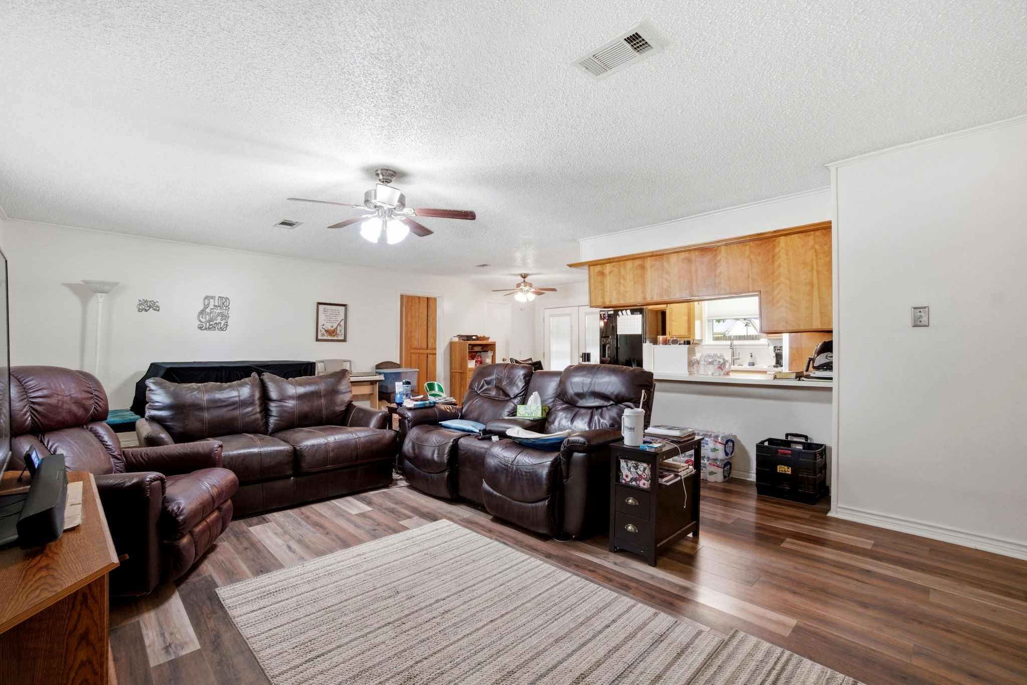 209 Red Oak Street Livingston, TX 77351 - Photo 4 of 34 Living Room View 2