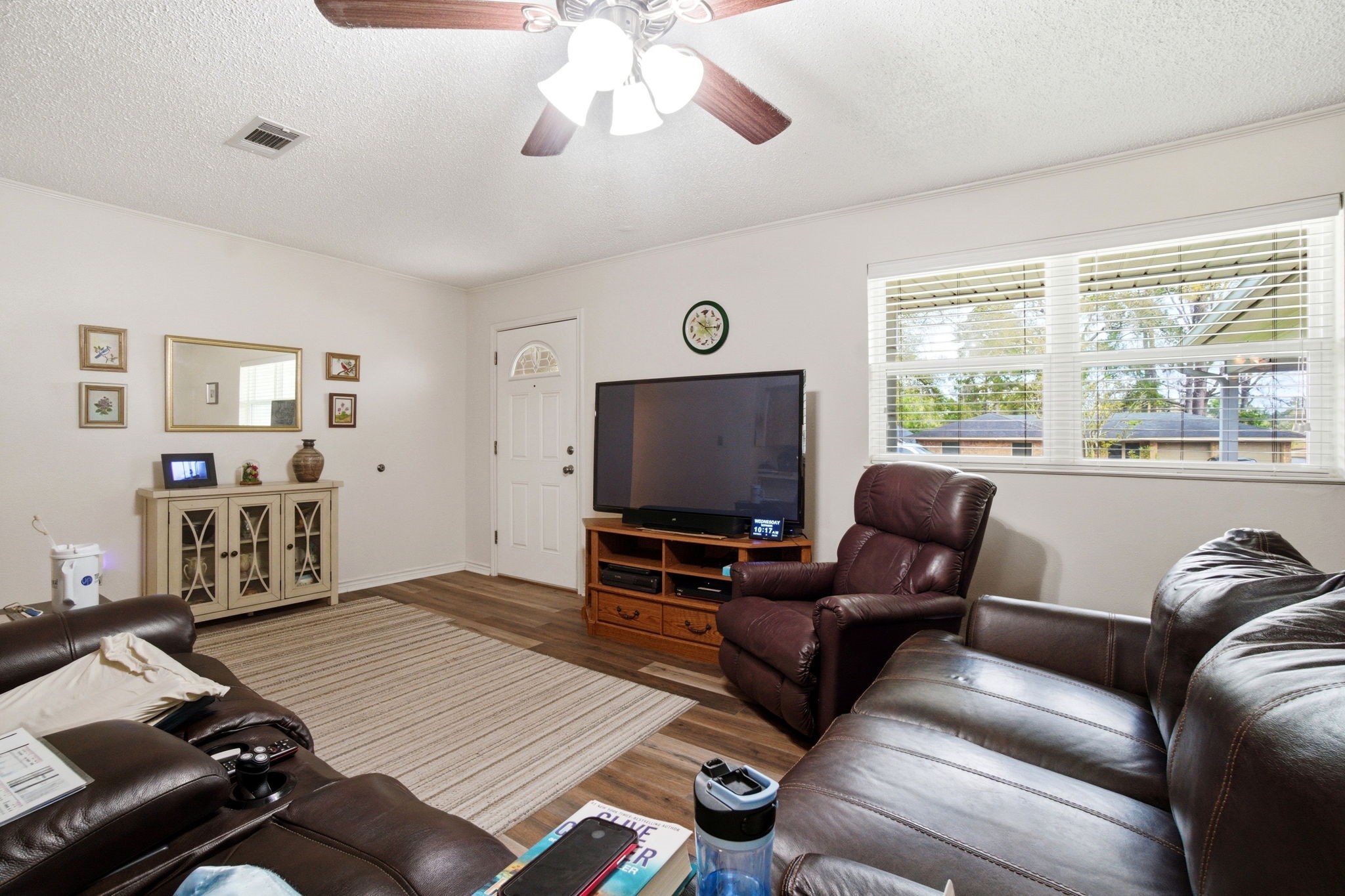 209 Red Oak Street Livingston, TX 77351 - Photo 6 of 34 Living Room View 3
