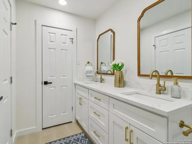 a view of walk in closet