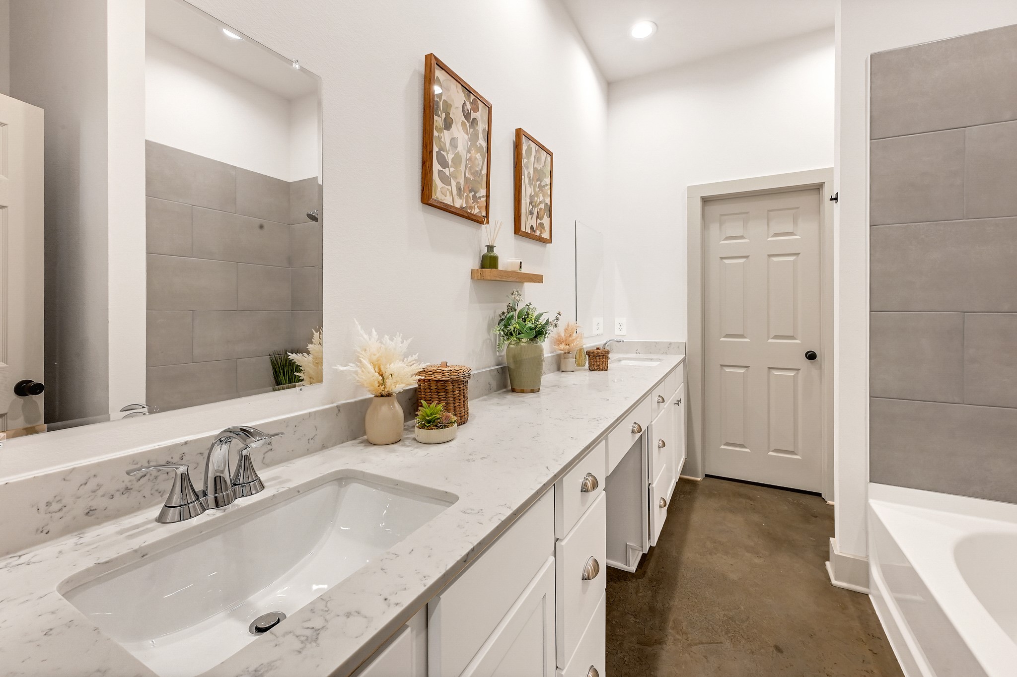 33455 Buckshot Lane, Unit 119 Spring, TX 77382 - Photo 11 of 25 Beautiful master bathroom, double vanity sinks and spacious walk- in closet!
Model Home.