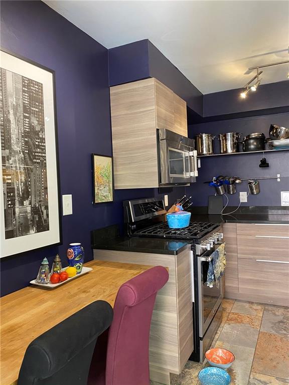 101 Forest Ridge Drive Pittsburgh, PA 15221 - Photo 5 of 25 Gallery Image 5