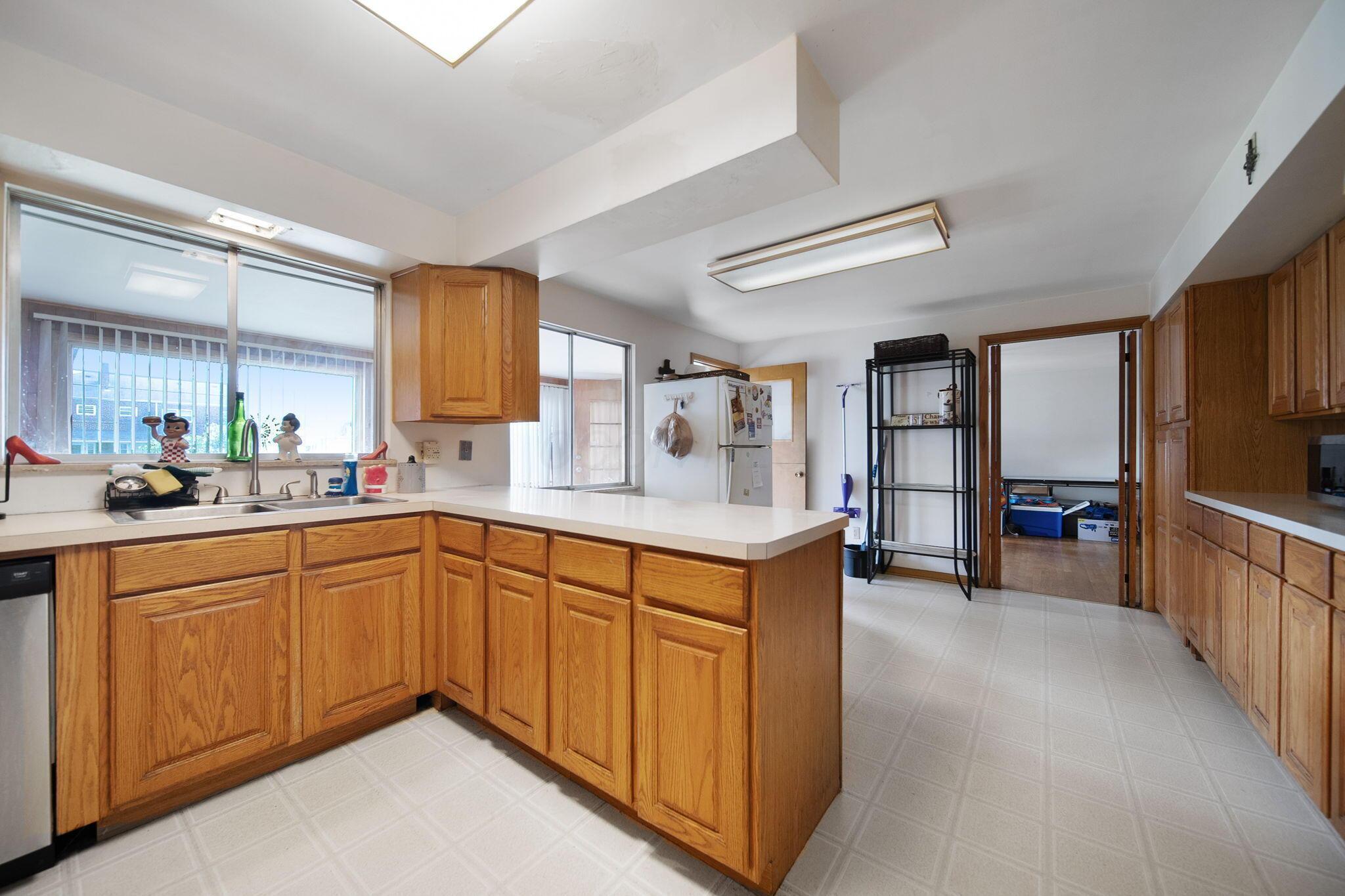 3161 Parkside Road Columbus, OH 43204 - Photo 9 of 53 15-web-or-mls-DSC01855