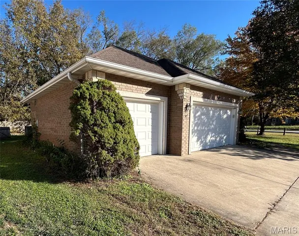 $255,900 | 888 South Long Drive, Springfield, MO 65802