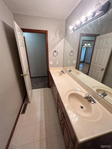 $255,900 | 888 South Long Drive, Springfield, MO 65802