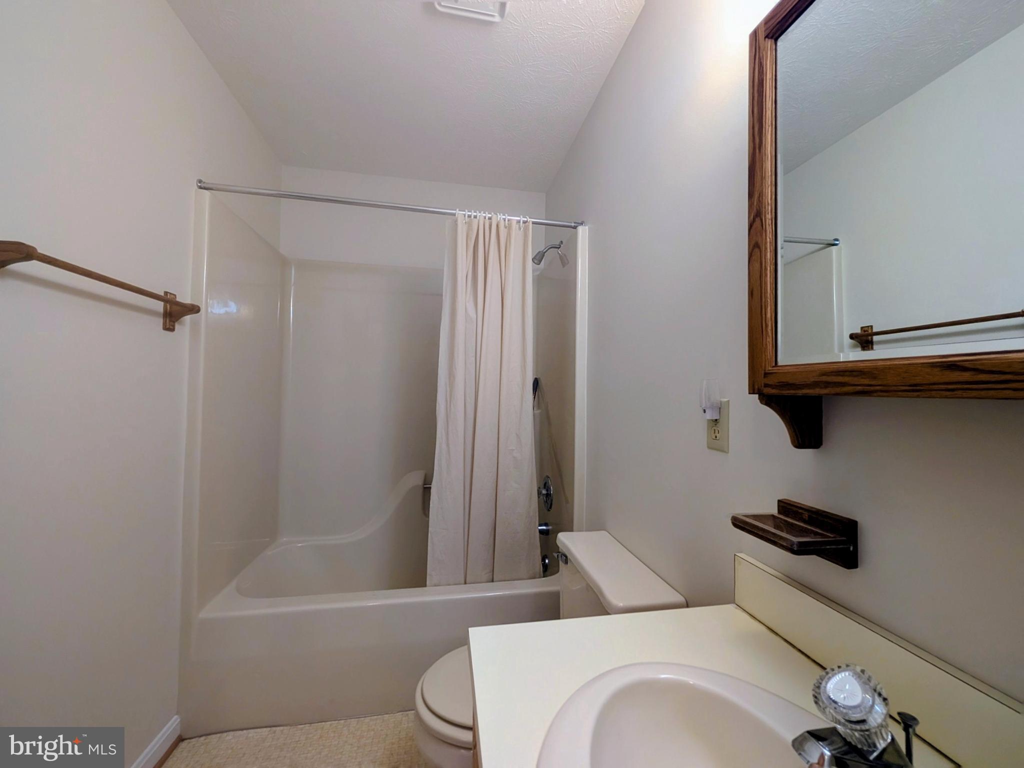 271 Rambling Road Ruckersville, VA 22968 - Photo 17 of 26 2nd Full bathroom