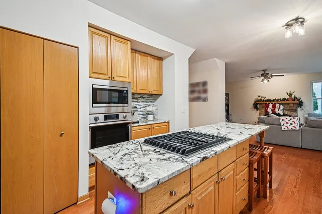 $719,000 | 14355 West Spring Meadow Court, Libertyville, IL 60048