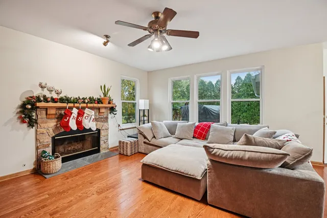 $719,000 | 14355 West Spring Meadow Court, Libertyville, IL 60048