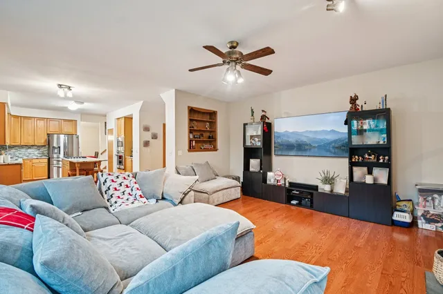 $719,000 | 14355 West Spring Meadow Court, Libertyville, IL 60048