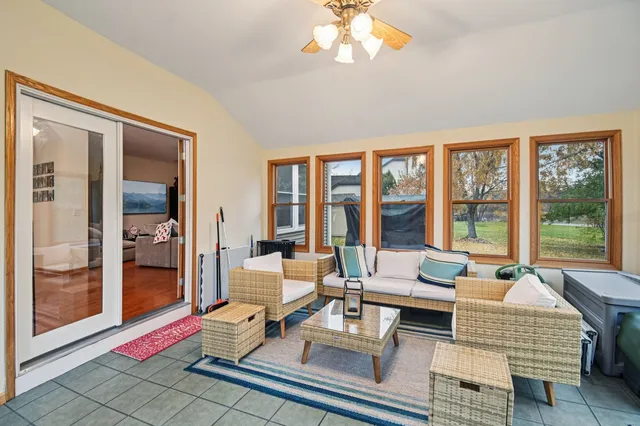 $719,000 | 14355 West Spring Meadow Court, Libertyville, IL 60048