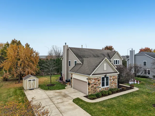 $719,000 | 14355 West Spring Meadow Court, Libertyville, IL 60048
