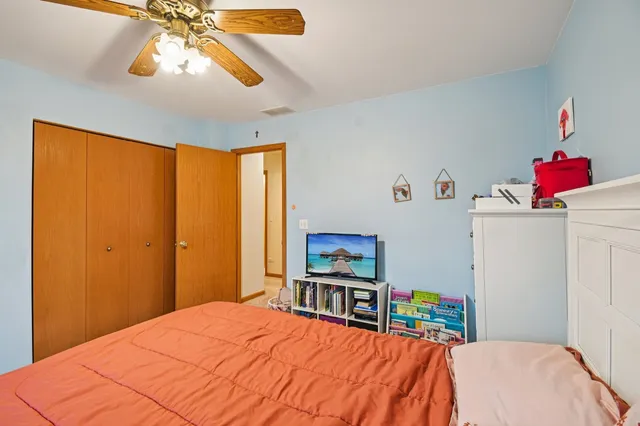 $719,000 | 14355 West Spring Meadow Court, Libertyville, IL 60048