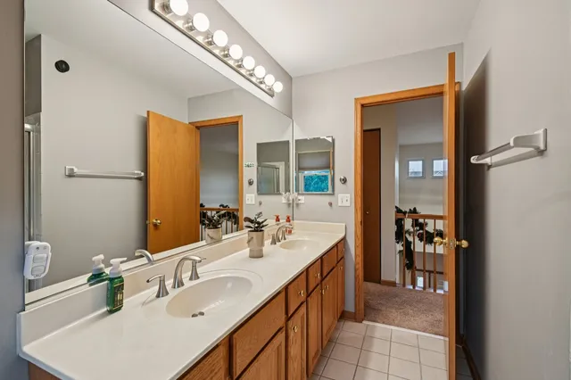 $719,000 | 14355 West Spring Meadow Court, Libertyville, IL 60048