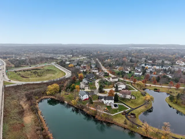 $719,000 | 14355 West Spring Meadow Court, Libertyville, IL 60048