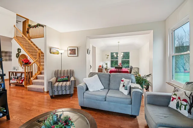 $719,000 | 14355 West Spring Meadow Court, Libertyville, IL 60048