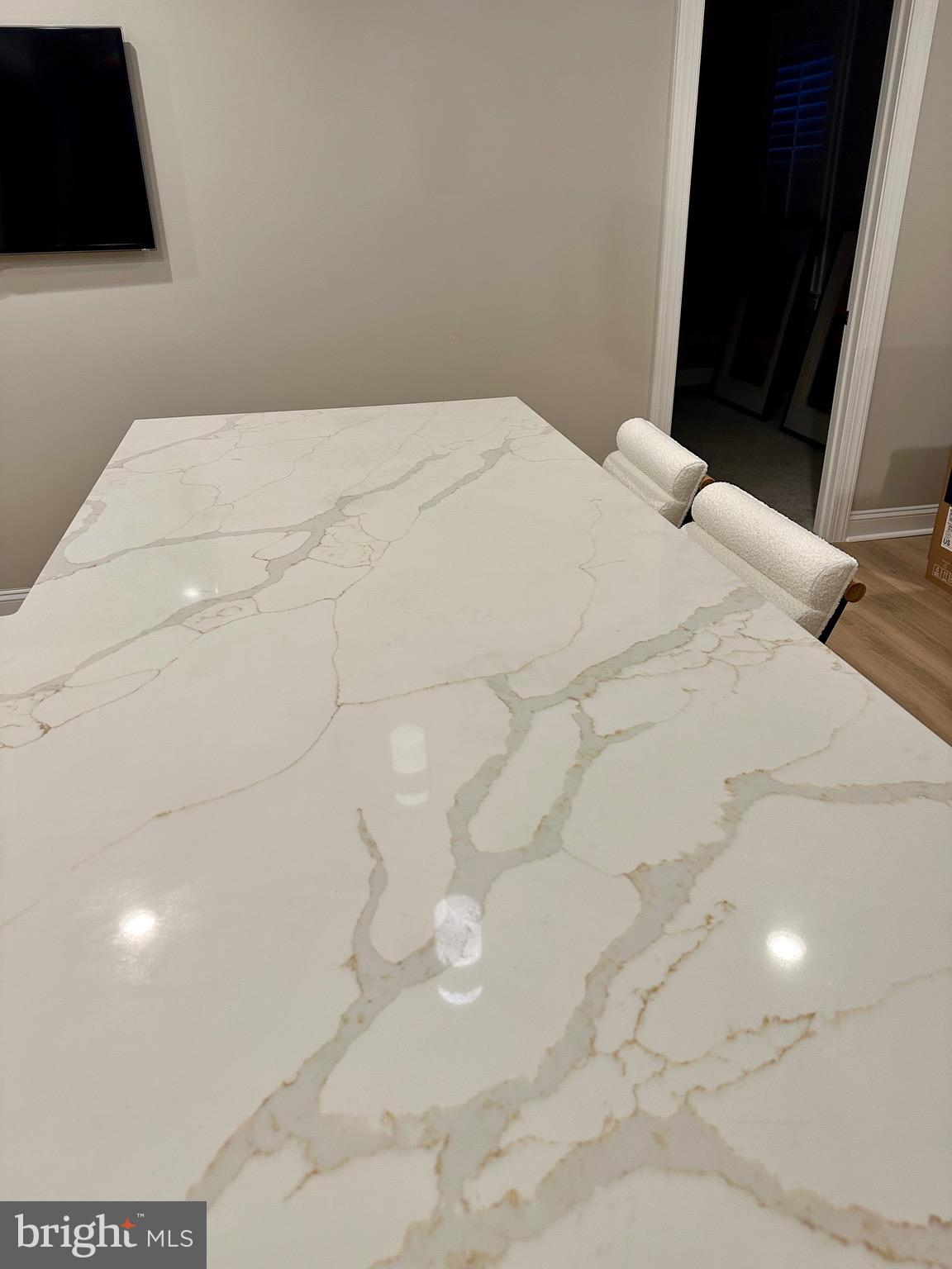 43295 Fieldsview Court Leesburg, VA 20176 - Photo 11 of 30 a bedroom with a bed