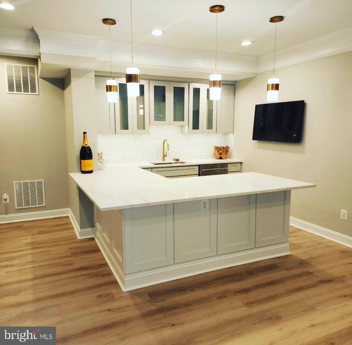 43295 Fieldsview Court Leesburg, VA 20176 - Photo 7 of 30 a view of a living room and wooden floor