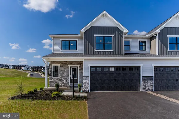 $464,900 | 671 Brittany Drive, Mechanicsburg, PA 17055