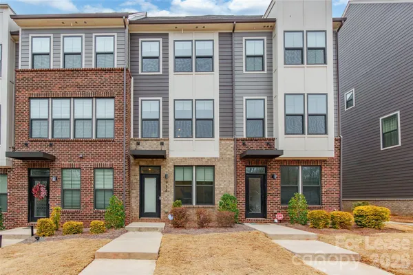$2,750 | 924 Broad River Lane, Charlotte, NC 28211