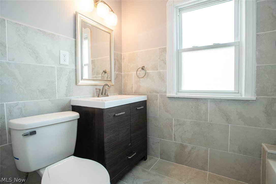 887 Selwyn Road Cleveland Heights, OH 44112 - Photo 24 of 34