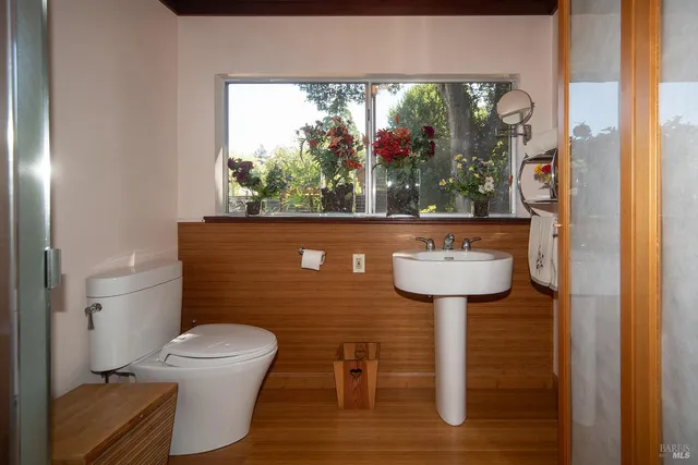 $925,000 | 176 Railroad Avenue, Woodacre, CA 94973