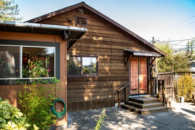 $925,000 | 176 Railroad Avenue, Woodacre, CA 94973