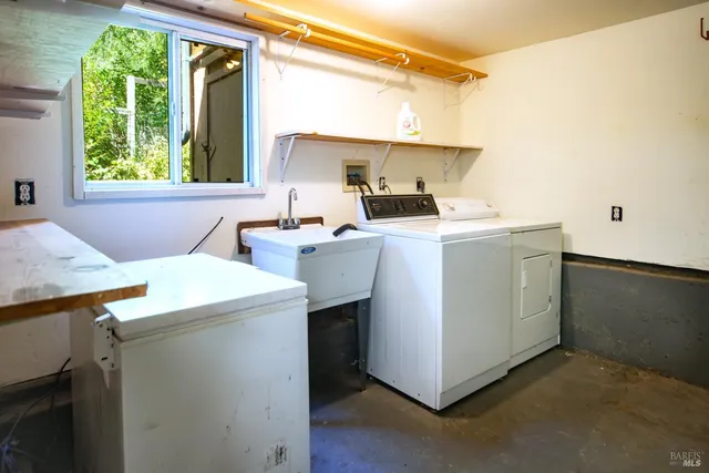 $925,000 | 176 Railroad Avenue, Woodacre, CA 94973